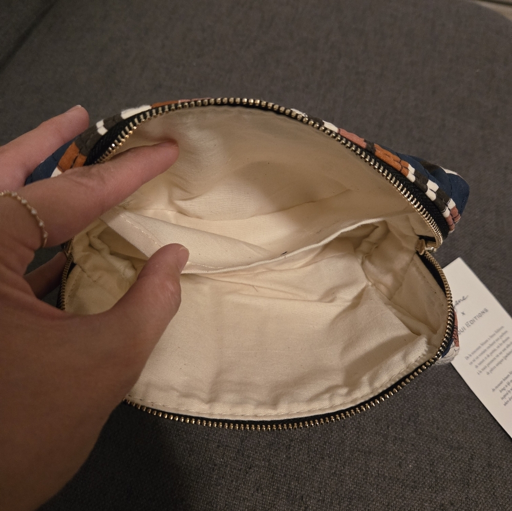 Sezane Beauty Bag- Sezane x Inoui Editions - Picture 9 of 11